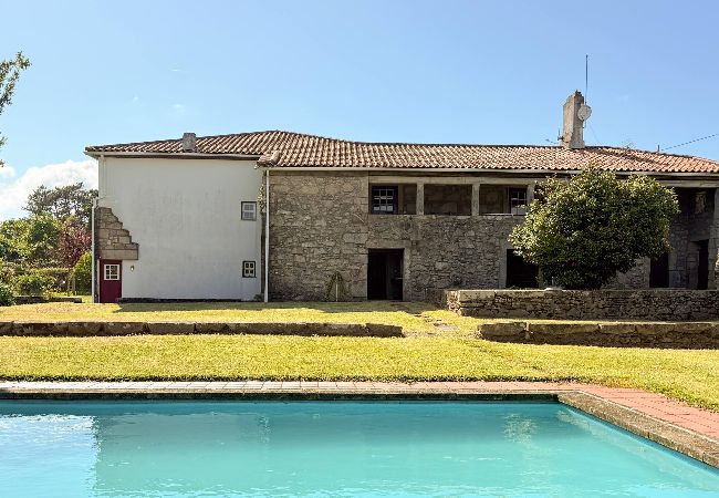Alojamento de turismo rural em Vile - Casa das Pintoras Garden and Pool