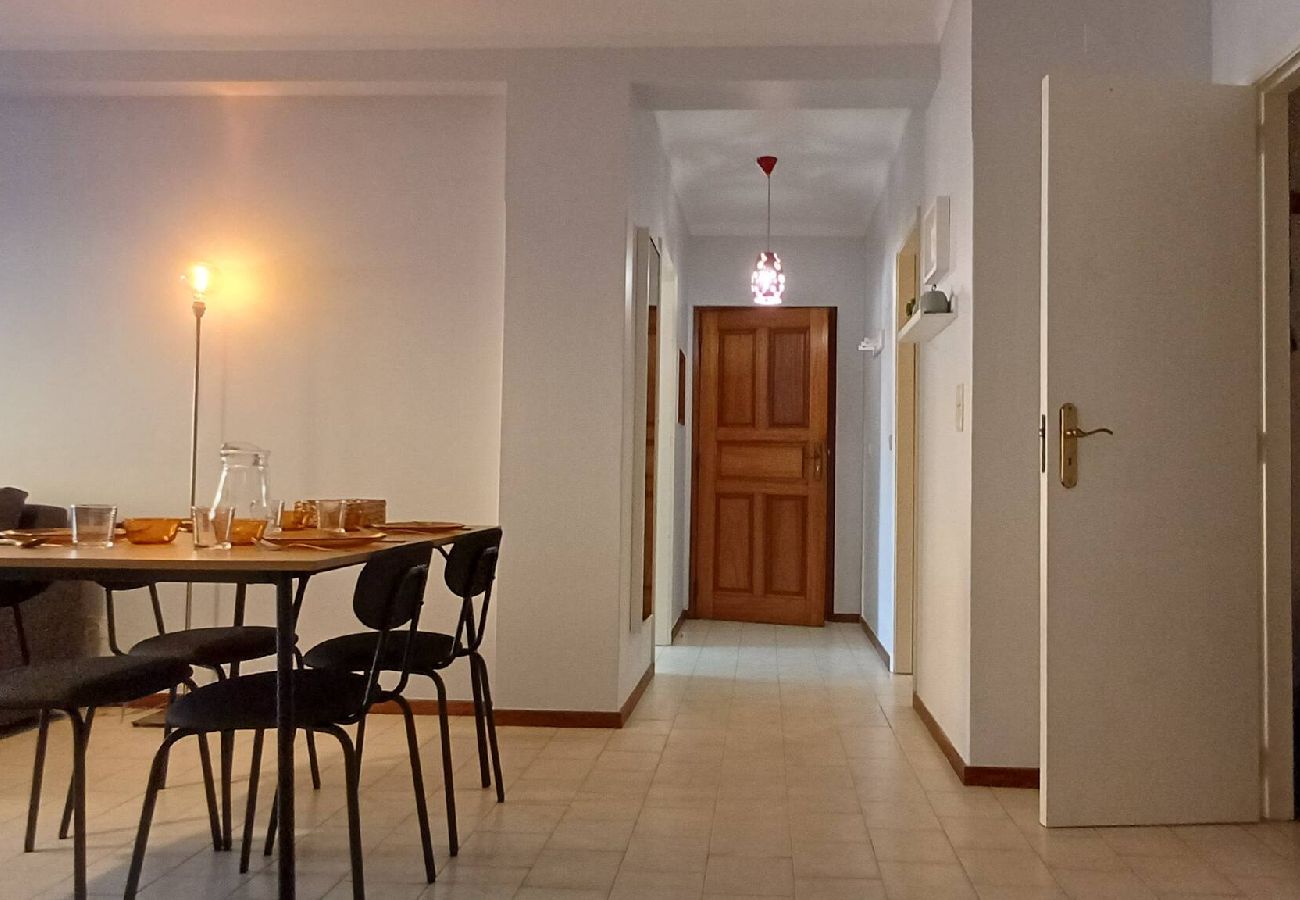 Apartamento em Vila Praia de Âncora - Casa da Praia - Beach of Sand and Sea at the Door 