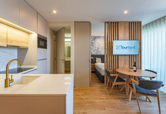 Apartamento em Vila Nova de Gaia - Douro Tower - Pool, 360cº View, AC &  Free Parking 