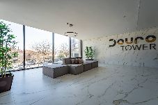 Apartamento em Vila Nova de Gaia - Douro Tower - Pool, 360cº View, AC &  Free Parking 