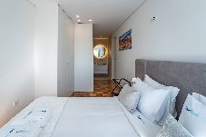 Apartamento em Porto - Oporto Trindade 4BR  City Center with Free Parking